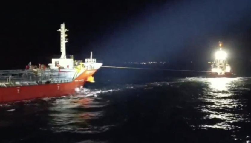 Çanakkale Boğazı’nda kimyasal tanker makine arızası yaptı   
