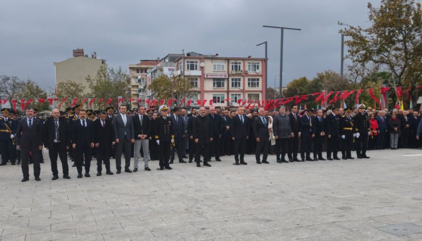 Çanakkale'deki Cumhuriyet Bayramı kutlamaları çelenk koyma töreni ile başladı