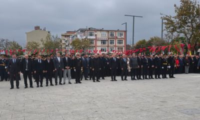Çanakkale'deki Cumhuriyet Bayramı kutlamaları çelenk koyma töreni ile başladı