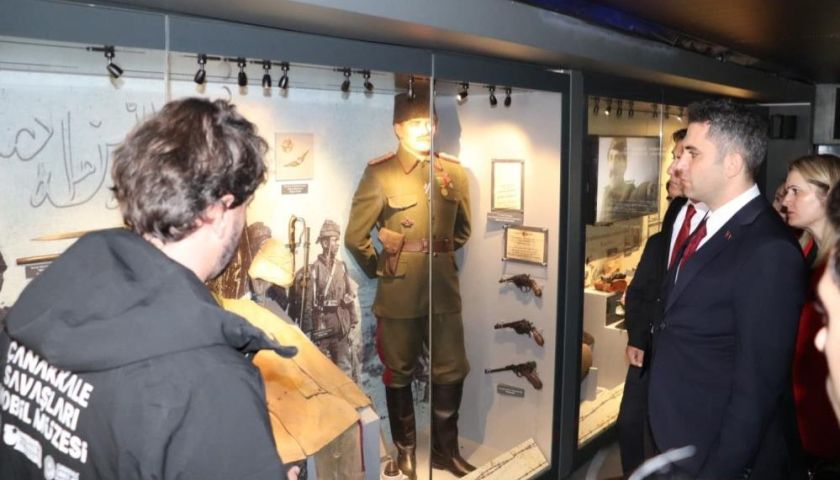Çanakkale Destanını anlatan müze tırı Selendi'de  
