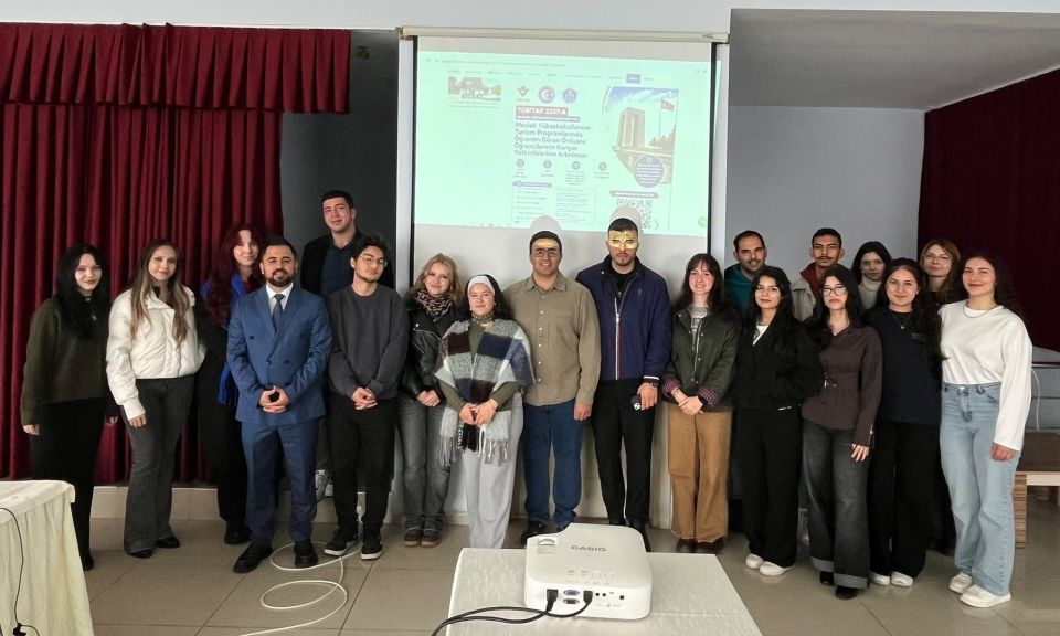 ÇOMÜ Ev Sahipliğinde Turizm Öğrencilerine Yönelik TÜBİTAK 2237-A Eğitimi Tamamlandı