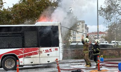  Çanakkale’de özel halk otobüsü alev alev yandı