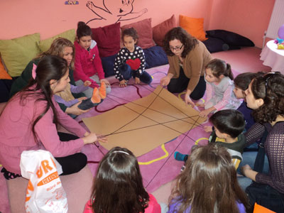 Kütüphanede çocuk şenliği