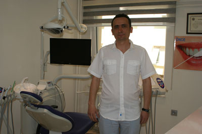 Diş hekimi Yücel, muayenehanesini açtı 