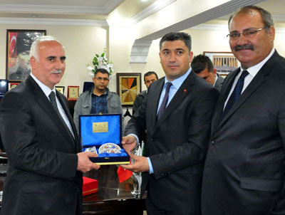 Tekin`e oda başkanlarından plaket