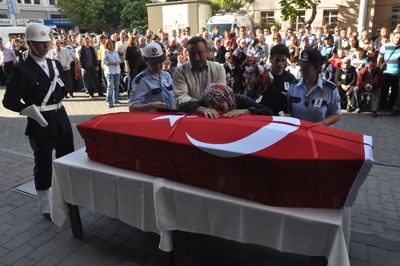 Şehit polis memleketine uğurlandı
