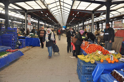 Pazarcıyı, AVM’ler ve soğuk hava vurdu 