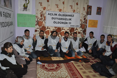 Öğrenciler açlık grevinde... 