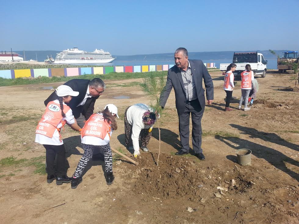 "Başkan Amca'yla ağaçlandırma