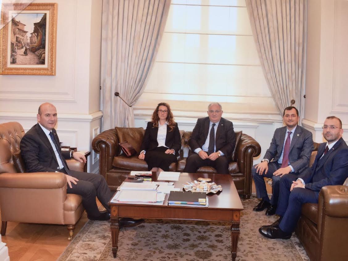 AKP'li Karadağ, İçişleri Bakanı Soylu'yu ziyaret etti 