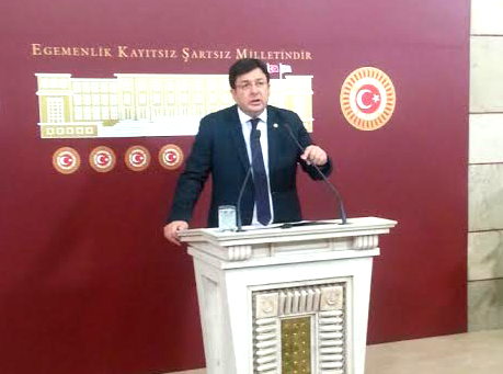 CHP'li Erkek, TBMM'de basın açıklaması yaptı; "Yurttaşların yardıma muhtaç olmadan yaşaması sağlanmalı"