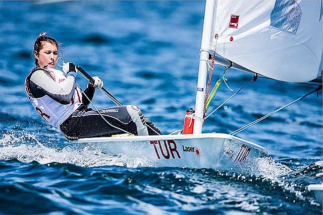 Buket Türkiye Üçüncüsü