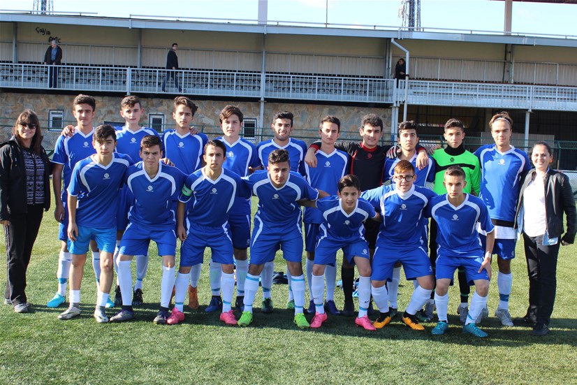 Okullar futbolda kapışıyor