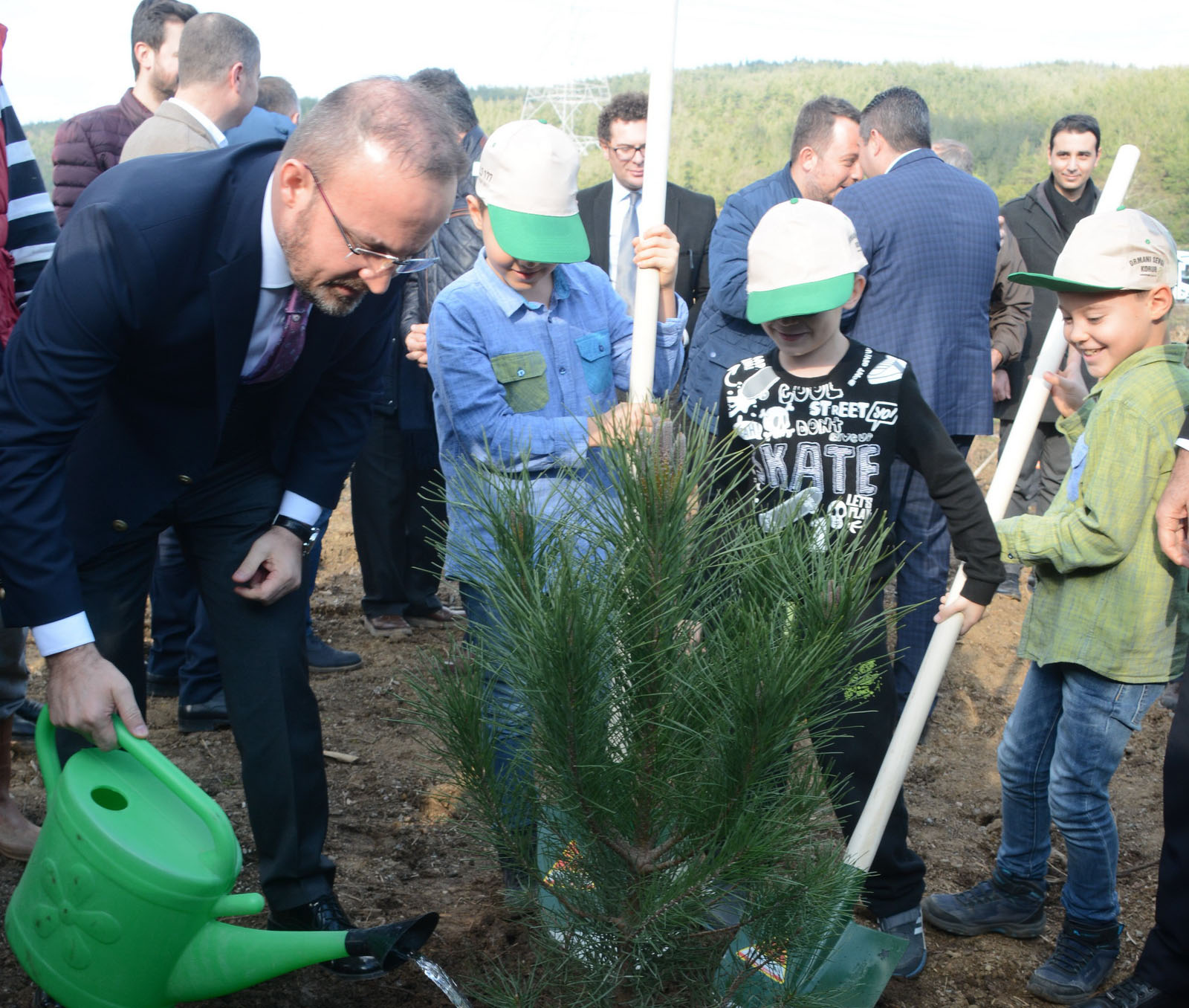 Turan "Sağlık çalışanlarımız adına geleceğe nefes diyoruz" 