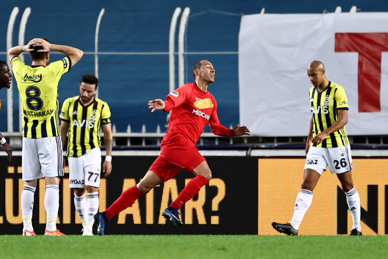 Fener ağır yaralı