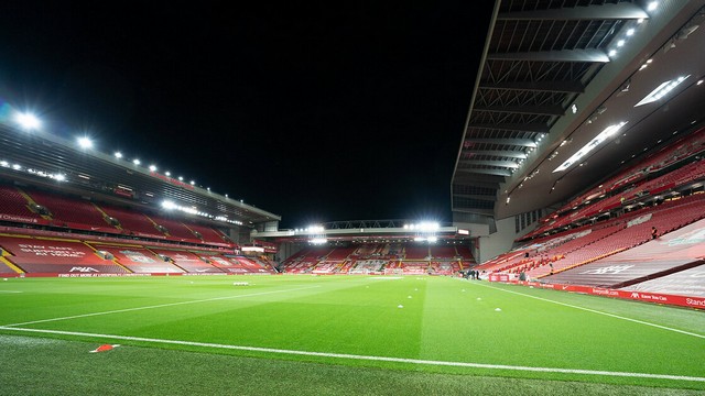 İngiltere'de; Tribünler 17 Mayıs'ta