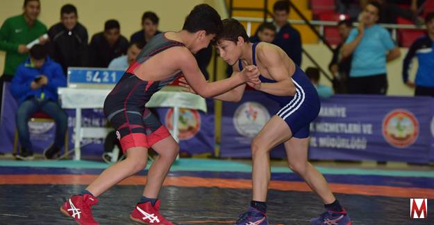 Güreş branşı revaçta...