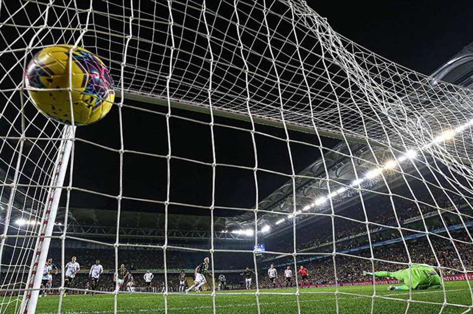 Futbolda tarihi karar