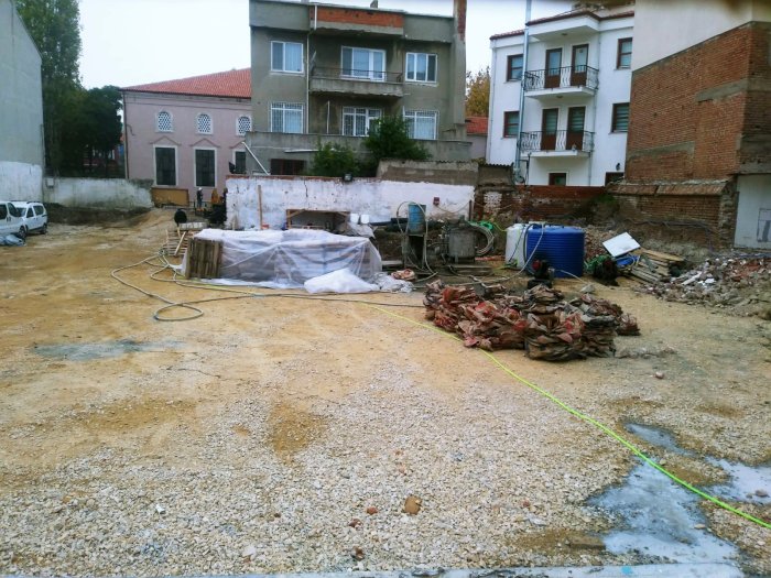 O alanda 4 yıl sonra yeniden inşaat çalışması...