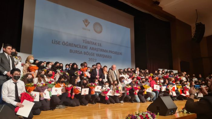 İSTEK 1915 Çanakkale Okulları, kenti başarıyla temsil ediyor