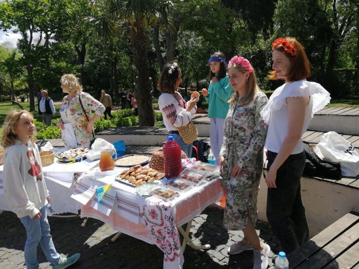 Ukraynalı savaş mağdurlarına yardım kermesi