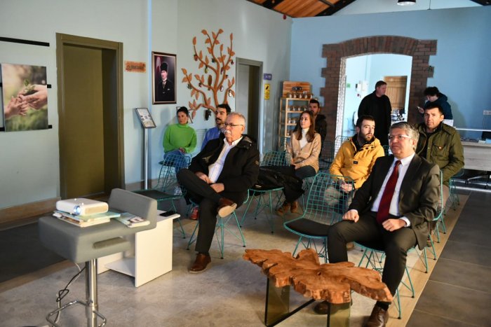 Başkan Gökhan, Park ve Bahçeler Müdürlüğü personeli ile buluştu