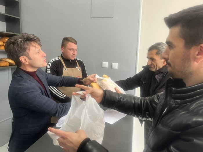 Evreşe Belediyesi 3 liradan ekmek satışına başladı