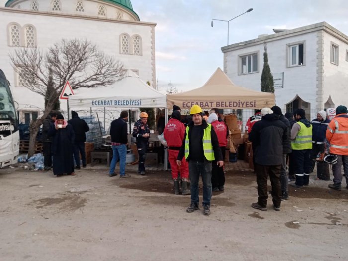Eceabatlılardan sıcak çorba ikramı
