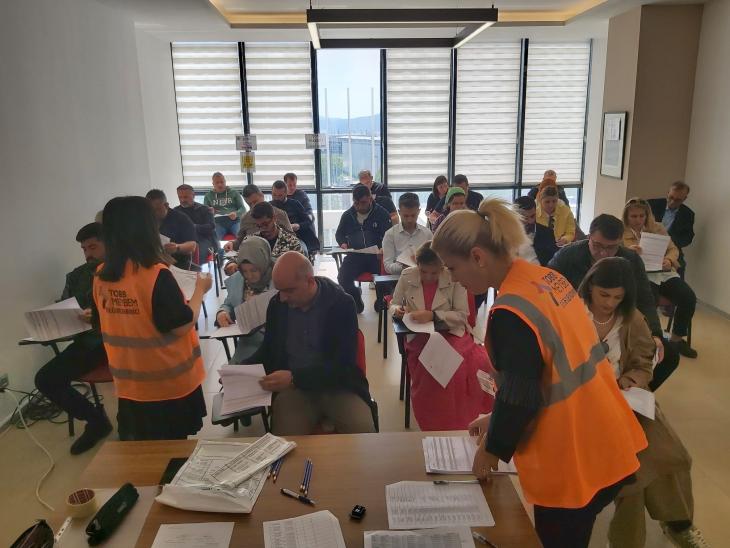 Emlakçılar sınavdan geçti