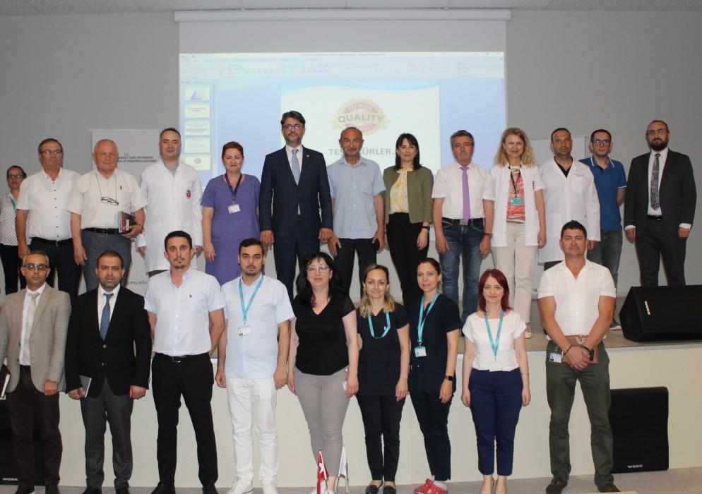 Rektör Erenoğlu, ÇOMÜ Hastanesi'nde toplantıya katıldı