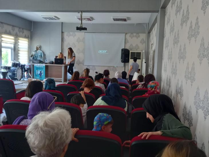 Kadınlara ilk yardım eğitimi