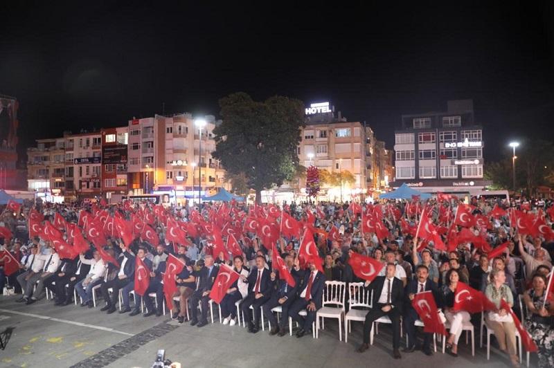 Çanakkale, 15 Temmuz milli birlikte ruhu ile dimdik ayakta