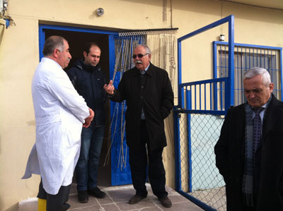 Gökhan hayvan barınağını inceledi